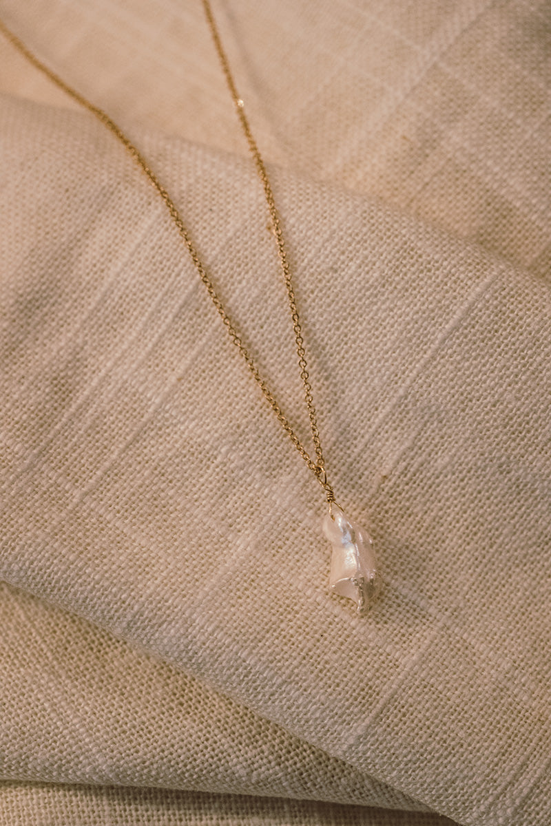 Jaliti 14K Gold Inlay Freshwater Pearl Necklace