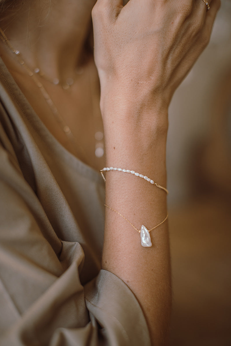 Mutiara 14K Gold Inlay Freshwater Pearl Bracelet